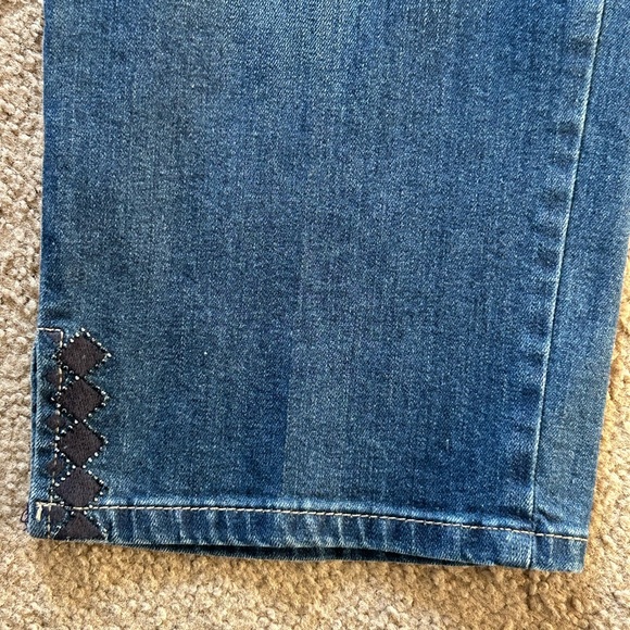 NYDJ Not Your Daughters Jeans Ariel Crop Capri Embroidered Whittier wash size 16 - Picture 4 of 7